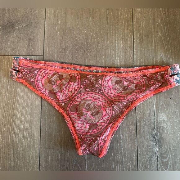 Maaji | California Bay Hipster Reversible Cheeky Bikini Bottom - Picture 9 of 10